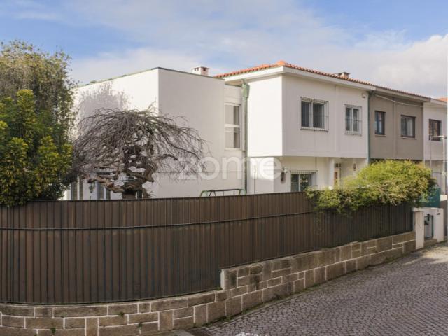 Casa venda em Porto, Lordelo Do Ouro