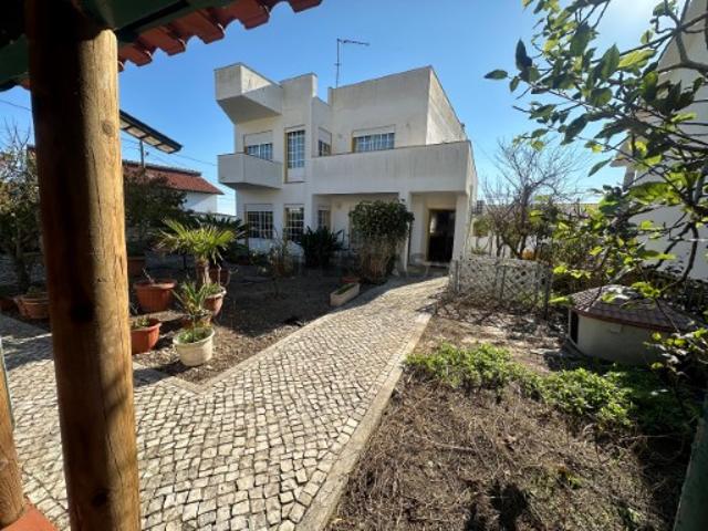 Casa venda em Pederneira, Leiria