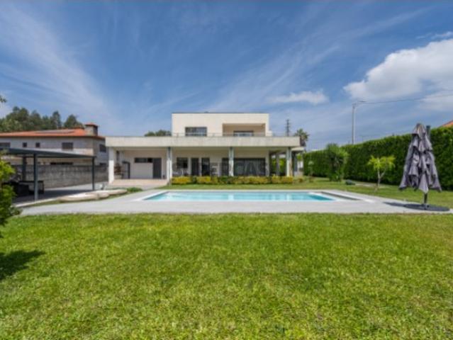 Casa venda em Santo Tirso, Porto