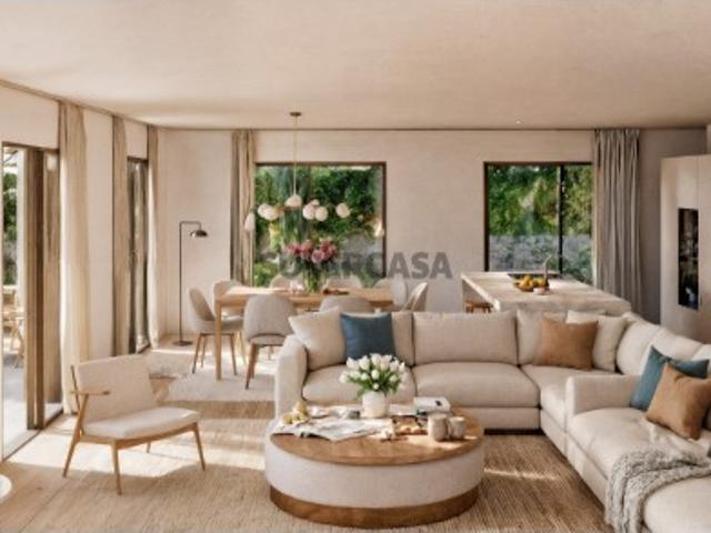 Casa venda em Capuchos, Almada