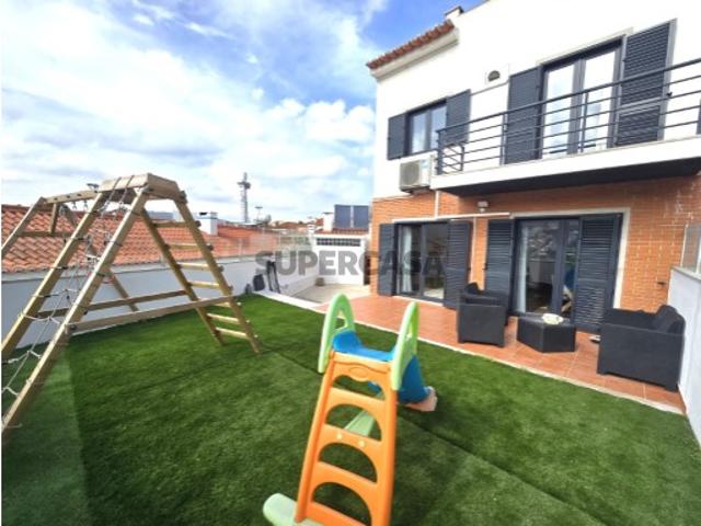 Casa venda em Pinheiro de Loures, Santiago Dos Velhos