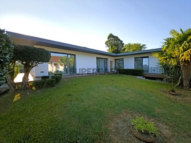 Casa venda em Rebordões, Boalhosa