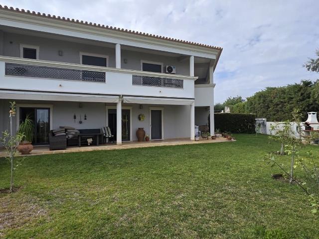 Vivenda venda em Albufeira e Olhos de Água, Albufeira