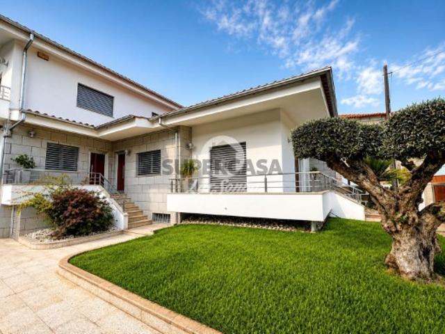 Casa venda em Alvelos, Arcozelo