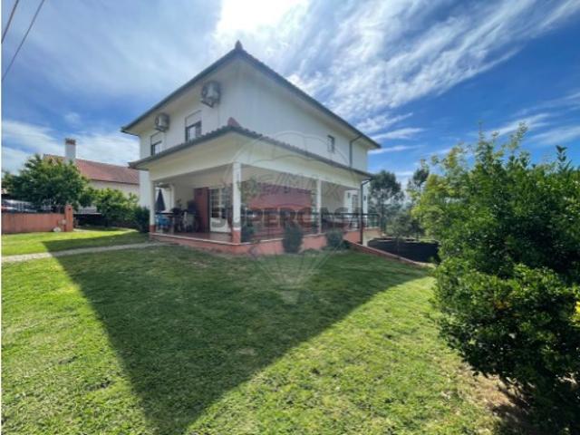 Casa venda em Ponte De Lima, Calheiros
