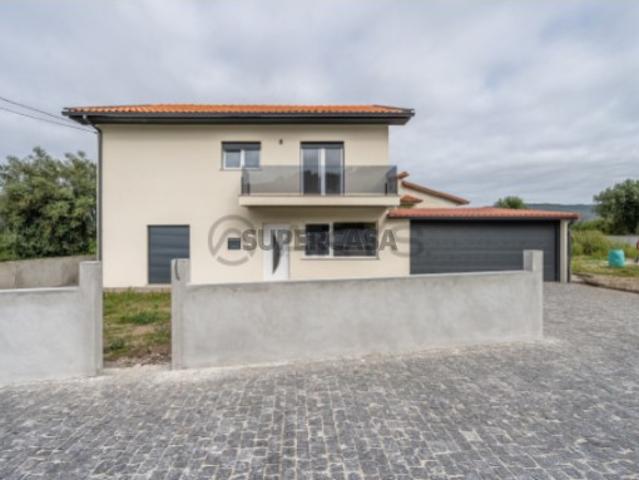 Casa venda em Cossourado, Arcozelo