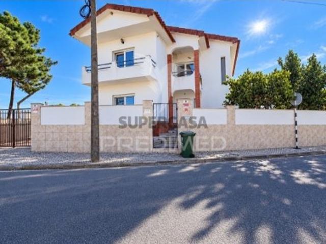 Casa venda em Fernão Ferro, Seixal