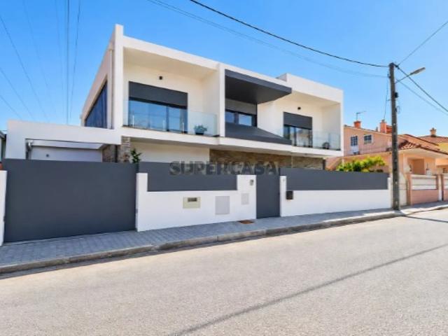 Casa venda em Fernão Ferro, Seixal