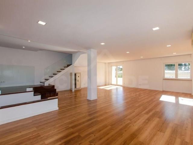 Casa alugar em Ribeira Acima, Oeiras