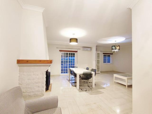 Casa alugar em Ribeira Acima, Oeiras