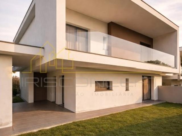 Casa venda em Arnal, Leiria