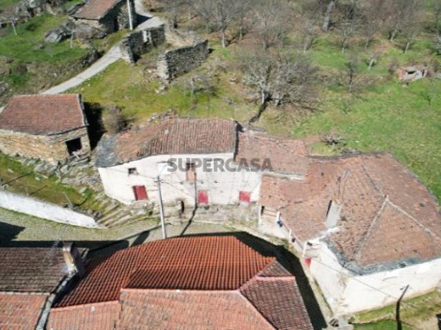 Casa venda em Edroso, Bragança