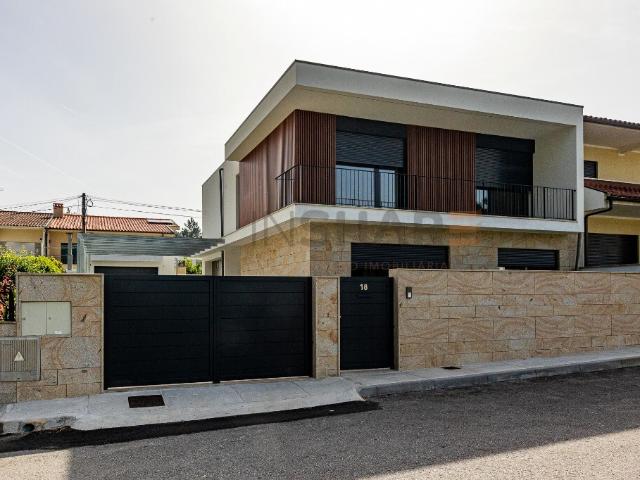 Casa venda em Palmeira, Braga