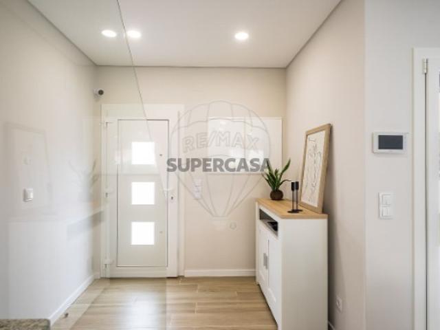 Casa venda em Alpriate, Vialonga