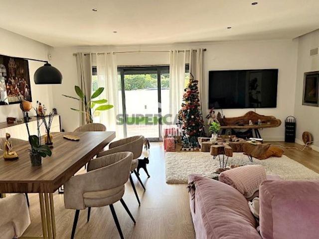 Casa venda em Quinta do Corvo, Santo António da Charneca