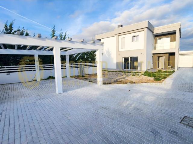 Casa venda em Azeitão (São Lourenço e São Simão), Setúbal