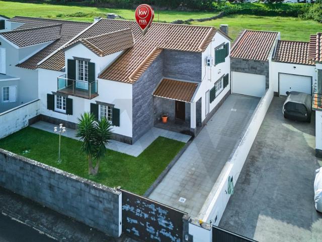 Casa venda em Pico da Pedra, Ribeira Grande