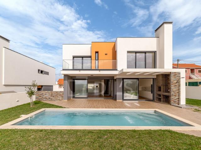 Casa venda em São Pedro da Cadeira, Torres Vedras
