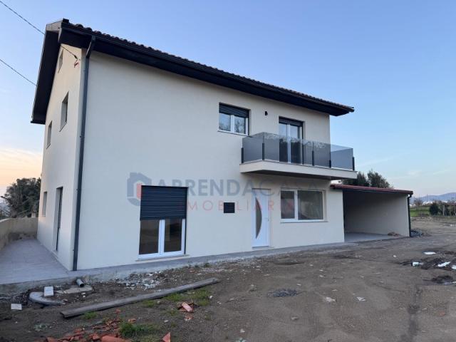 Casa venda em Cossourado, Arcozelo