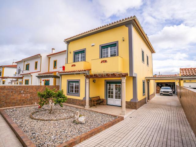 Casa venda em Olho Marinho, Óbidos