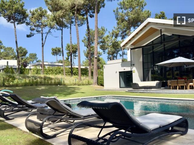 Apartamento alugar em Herdade da Aroeira, Almada