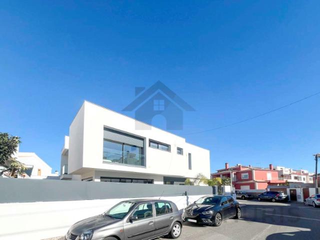 Casa venda em Quinta do Pinheiro, Portimão
