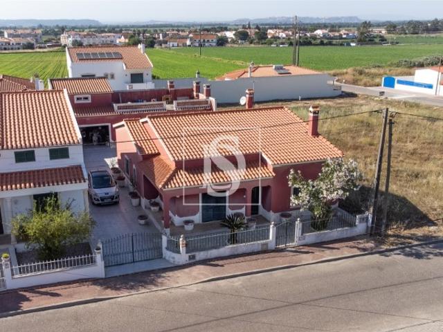 Casa venda em Cortiçóis, Almeirim