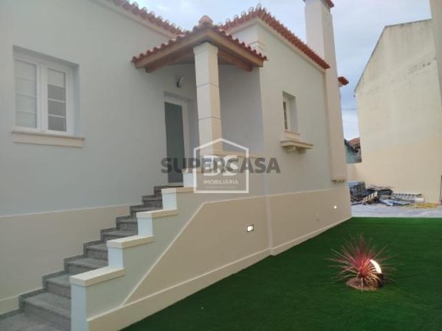 Casa venda em Pederneira, Valado Dos Frades