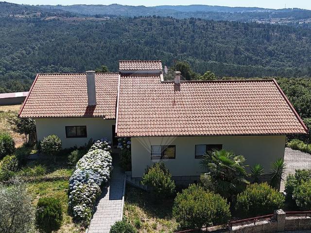 Casa venda em Adoufe e Vilarinho de Samardã, Vila Real