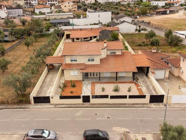 Casa venda em Sobreiral, Arganil