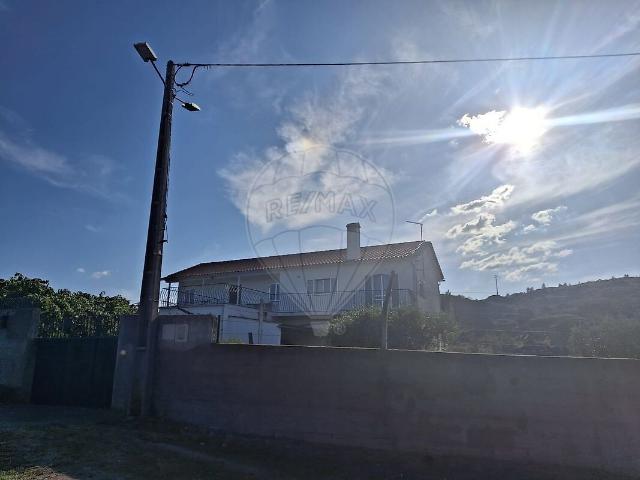 Casa venda em Celorico (São Pedro e Santa Maria) e Vila Boa do Mondego, Celorico da Beira