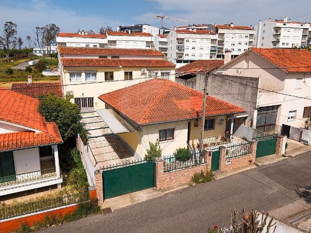 Casa venda em Bairro Francisco Sá Carneiro, Leiria