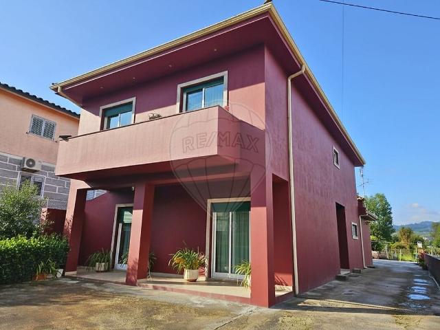 Casa venda em Ronfe, Guimarães