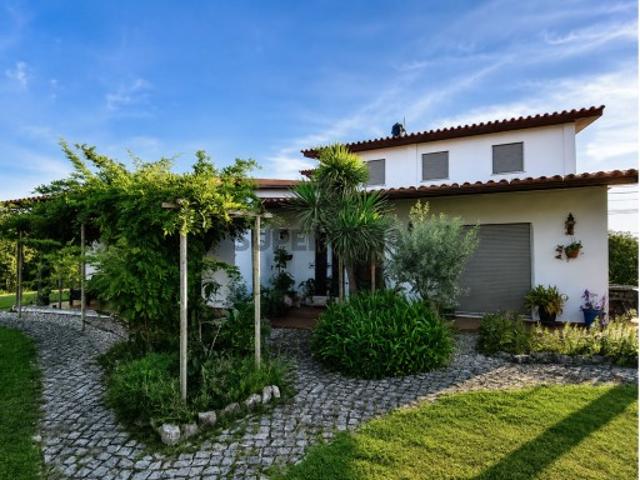 Casa venda em Marinha Grande, Leiria