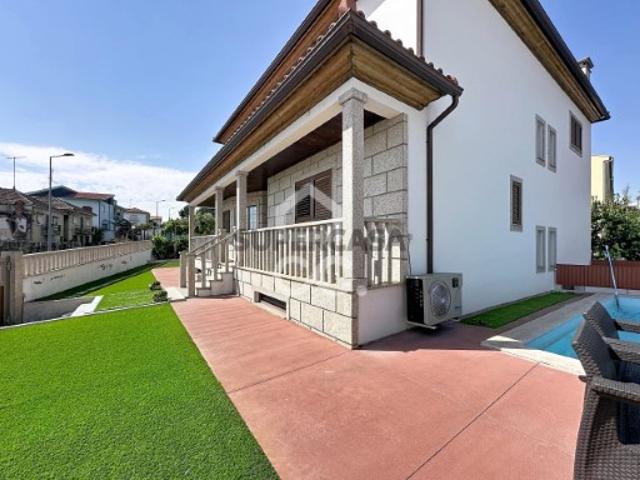 Casa venda em Santa Cruz/Trindade e Sanjurge, Chaves