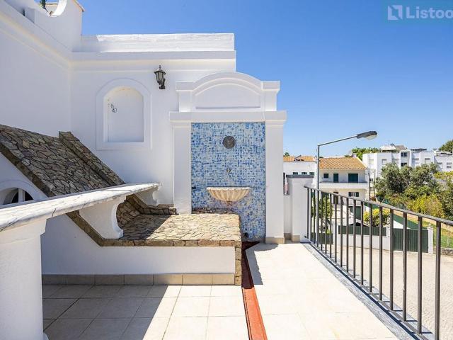 Casa venda em Funchalinho, Almada