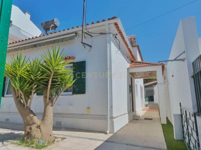 Casa venda em Capuchos, Almada