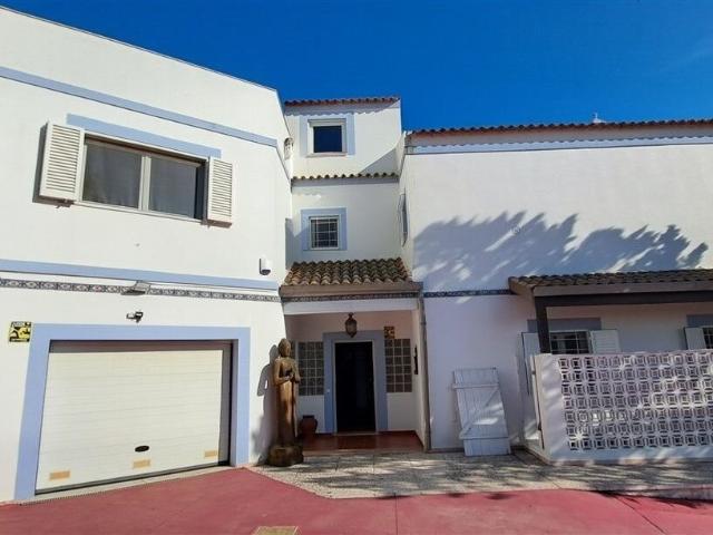Vivenda venda em Parchal, Estômbar e Parchal
