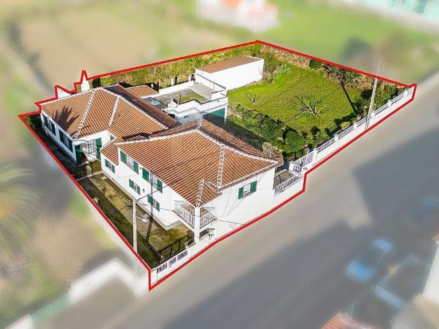 Casa venda em Biscoitos, Praia da Vitória
