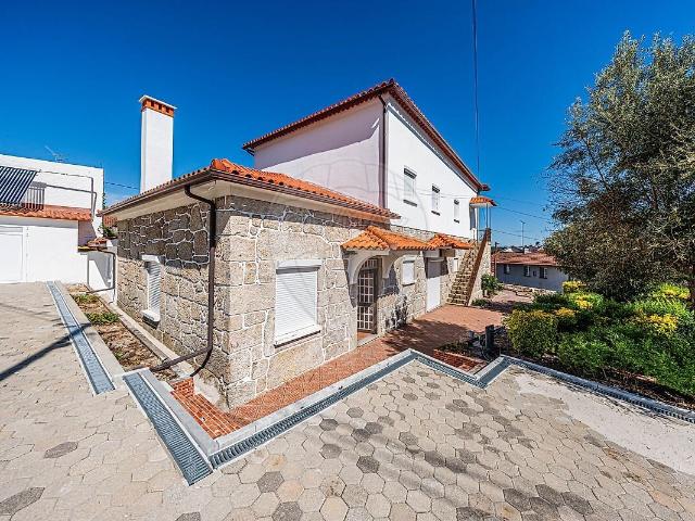 Casa venda em Campo de Besteiros, Tondela