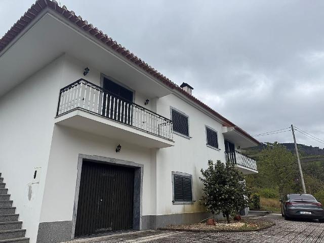 Casa venda em Ferreirós, Paus