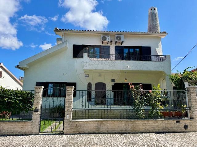 Casa venda em Azeitão (São Lourenço e São Simão), Setúbal