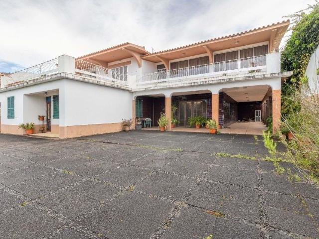 Vivenda venda em Cova da Iria, Santa Cruz