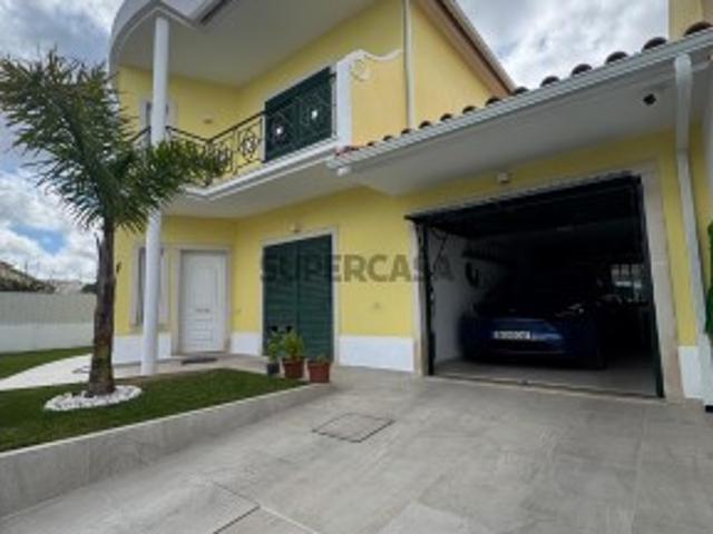 Casa venda em Fernão Ferro, Seixal