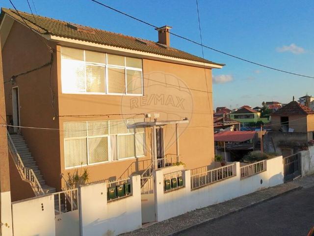 Casa venda em Portela da Azóia, Loures