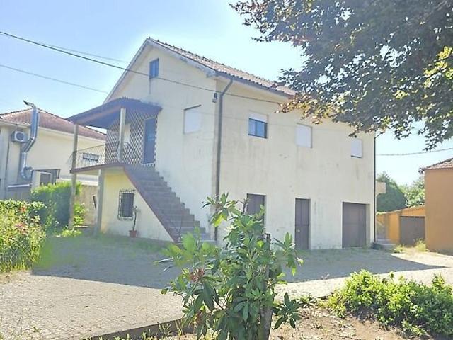 Casa venda em Zona Industrial de Seroa-Lordelo, Seroa