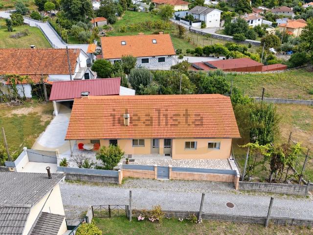 Casa venda em Taíde, Póvoa de Lanhoso