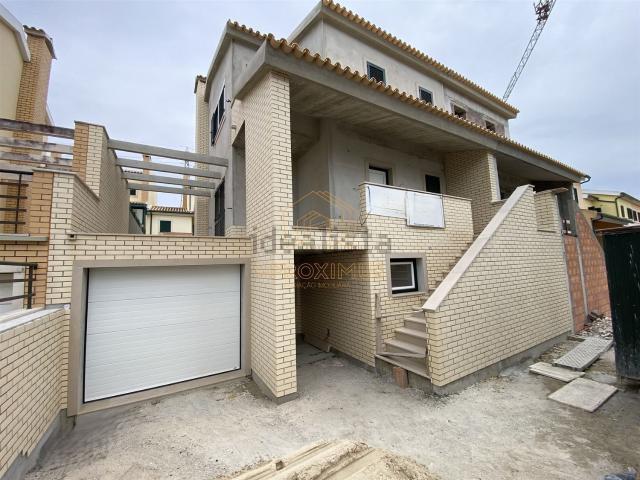 Casa venda em Vila Robim, Tavarede