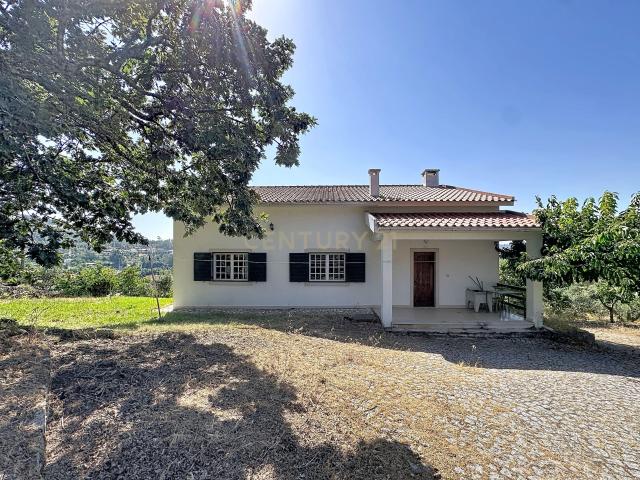 Casa venda em Penalva Do Castelo, Viseu