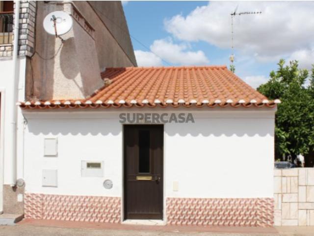 Casa venda em Estremoz, Bairro dos Abibes